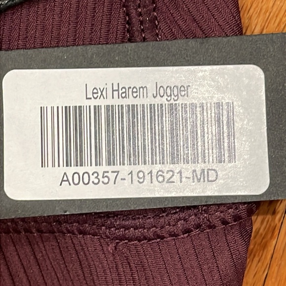 SAVVI Women’s Lexi Harem Jogger NWT Size Medium Cargo Pockets Dark Purple - Picture 6 of 14
